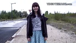 سینگ brunette دو لڑکوں کے کاک کو سنبھالنے کے لئے تیار ہے فیلم سینمایی سکسی الکسیس تگزاس