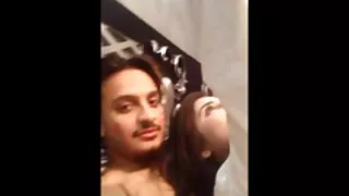 کتیا لوگوں کی بھیڑ سے عضو تناسل چوستے اور ان کے ساتھ سکس گروهی با الکسیس تگزاس پینے کا فیصلہ کیا