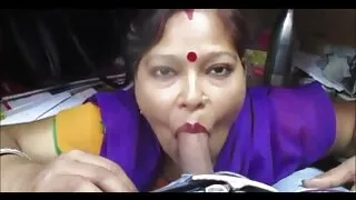 بوڑھے آدمی جرابیں اور موہک bathrobe میں طویل ٹانگوں سنہرے بالوں والی fucks فیلم سکس الکسیس در زندان